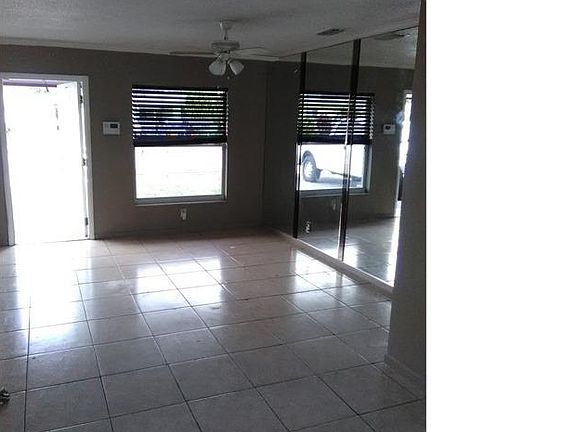 2nd image of 424 NE 14th Ave
