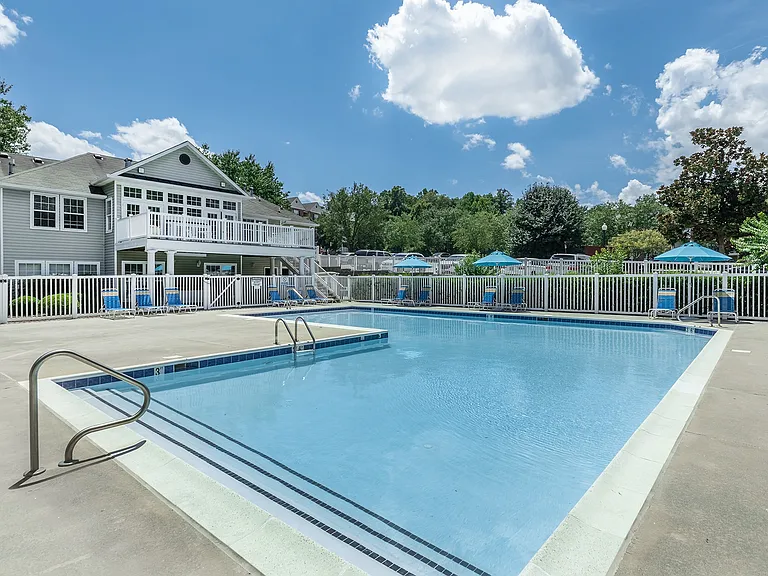 Overlook at Falling Creek Apartment Homes — Photo 28