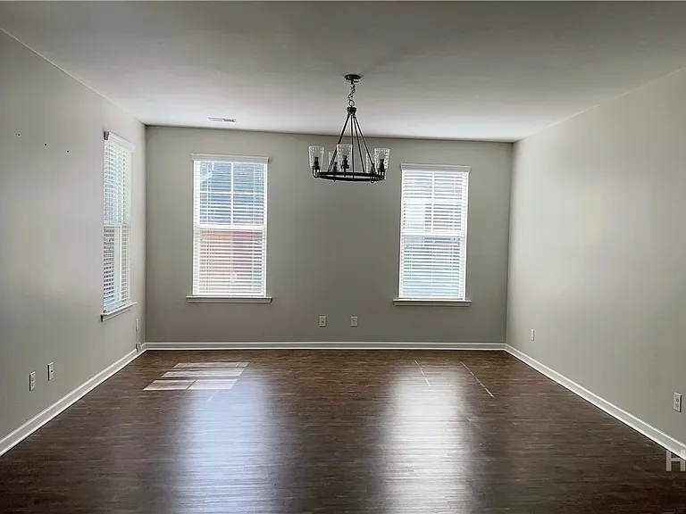 604 Majestic Dr — Photo 19