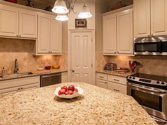 3rd image of 5772 Mimosa Way #5772