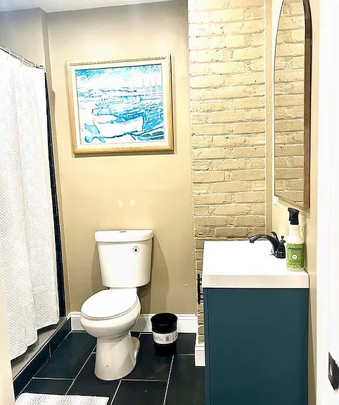 558 Lancaster St — Photo 3