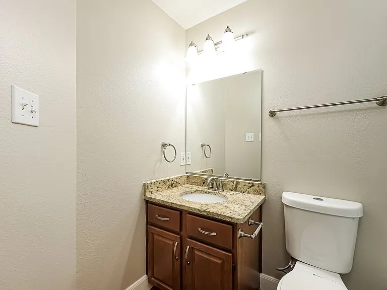 607 Limestone Flt — Photo 15