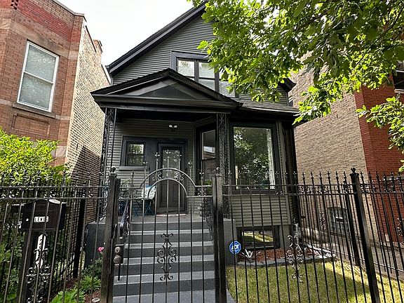 2nd image of 2817 N Sacramento Ave