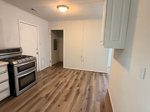 4th image of 1832 Bancroft Dr