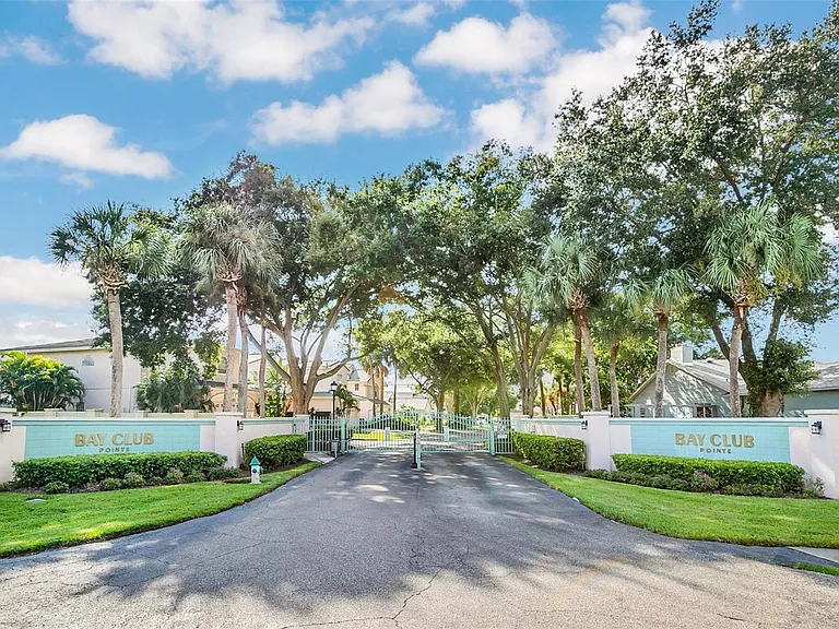 7221 Bay Club Way — Photo 30