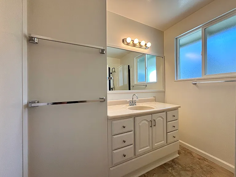 221 Gillette Rd — Photo 13