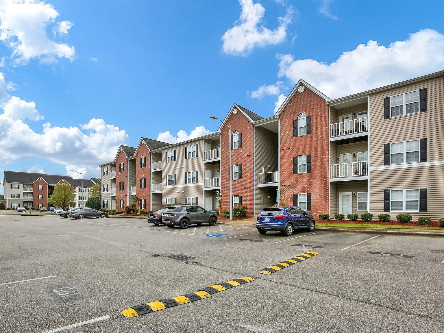 2 bed, 1325 sqft, $1,450 — Photo 4