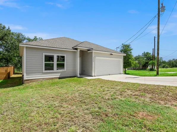 2200 Mc Arthur, Kingsland, TX 78639