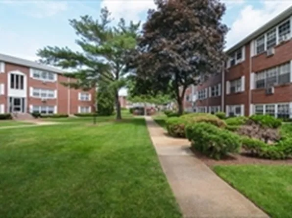 1 Tara Dr Unit 1, Weymouth, MA 02188