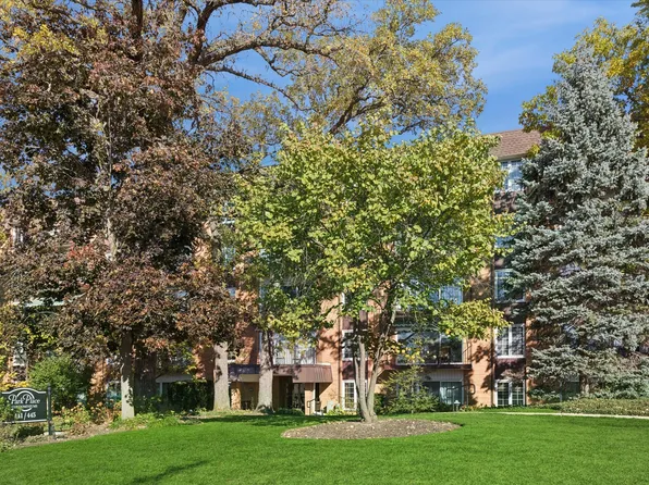 441 N Park Blvd APT 2J, Glen Ellyn, IL 60137