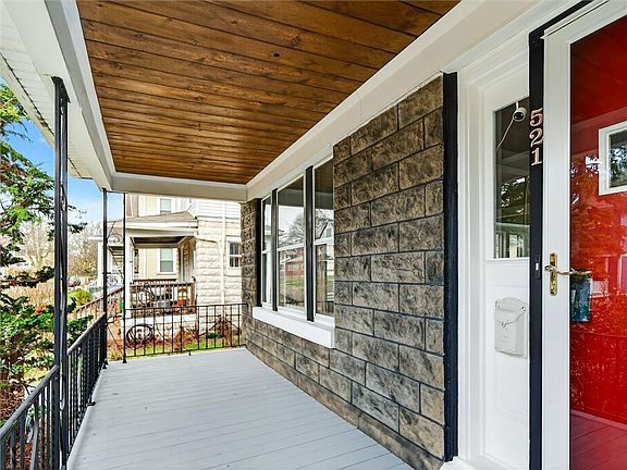 4th image of 521 Benton St