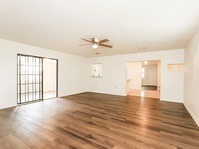 6139 Deepwood Dr E — Photo 8