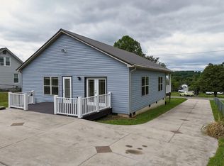 1618 4th St, Radford, VA 24141