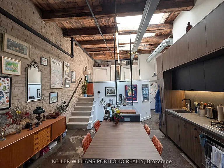 347 Sorauren Ave #122 — Photo 7