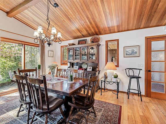 5th image of 112 Cairns Pl