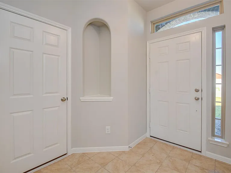 3221 Hatteras Dr — Photo 9