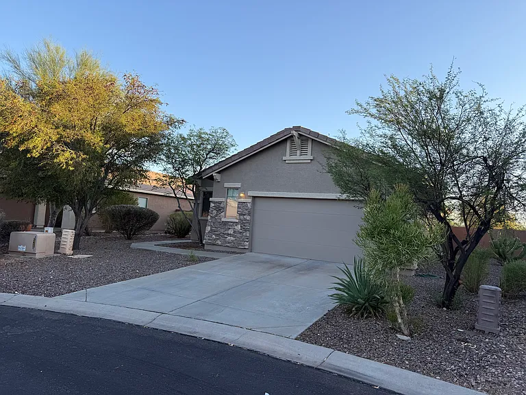 1879 W Owens Way — Photo 4