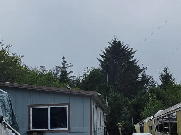 4470 SW Flansberg Ave, Waldport, OR 97394