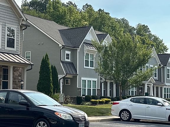 3rd image of 2420 Marions Ln