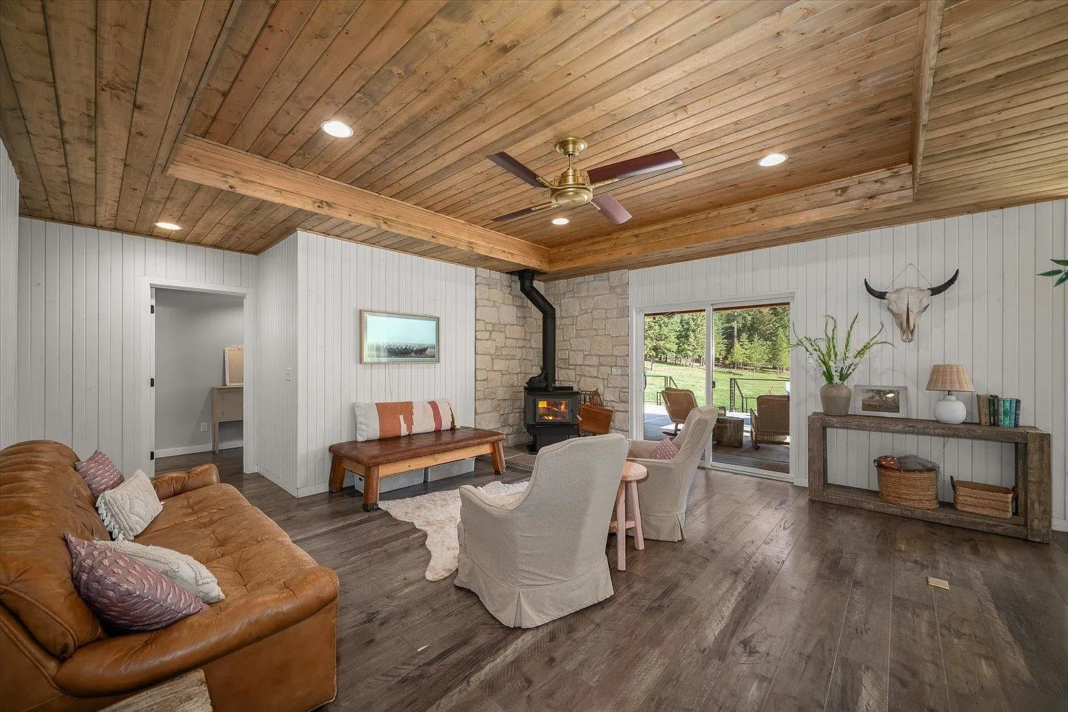 3 bed, $9,500 — Photo 3