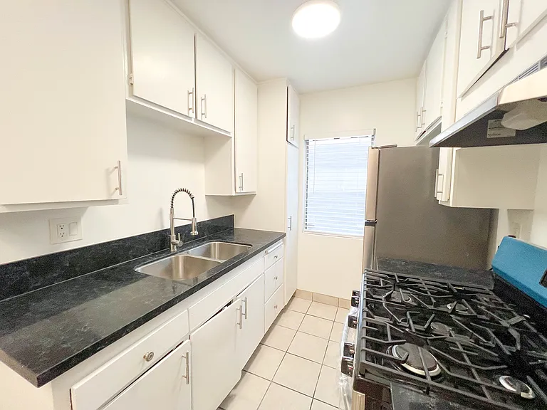 1316 N Fairfax Ave #2 — Photo 9