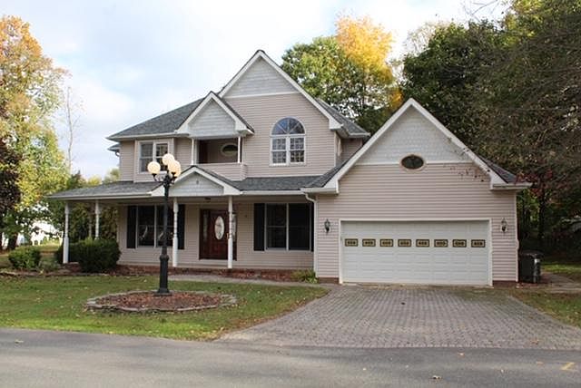 1st image of 6 Halfmoon Dr