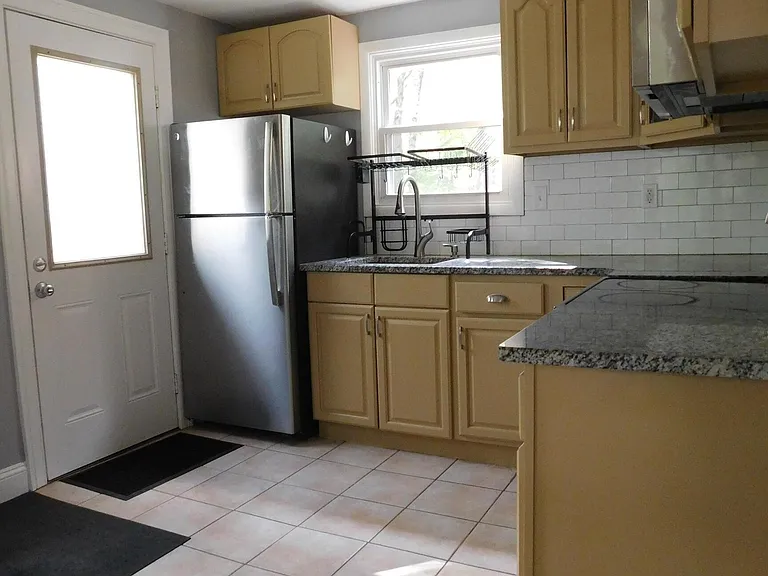 101 Stage Harbor Rd — Photo 3