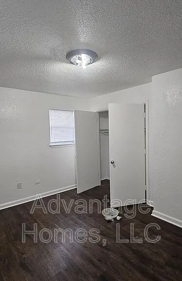 711 N 70th St #B — Photo 9