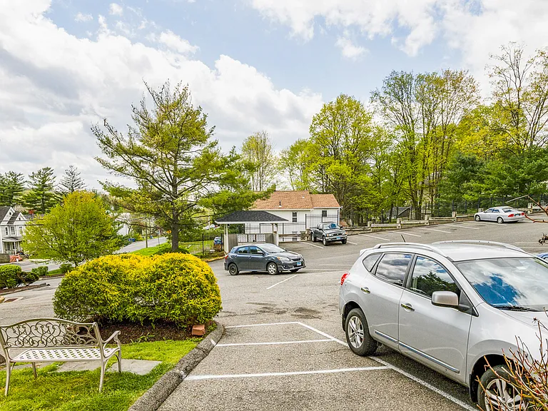 Hillside Apartments — Photo 30