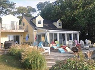 132 Martins Ln, Kelleys Island, OH 43438