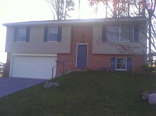 17 Barnhill Rd, Denver, PA 17517