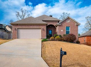 3 Commentry Dr, Little Rock, AR 72223