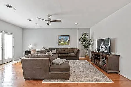 4413 Koehler St #D — Photo 8