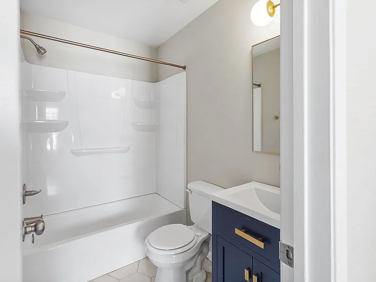 1208 Hillyer St — Photo 9
