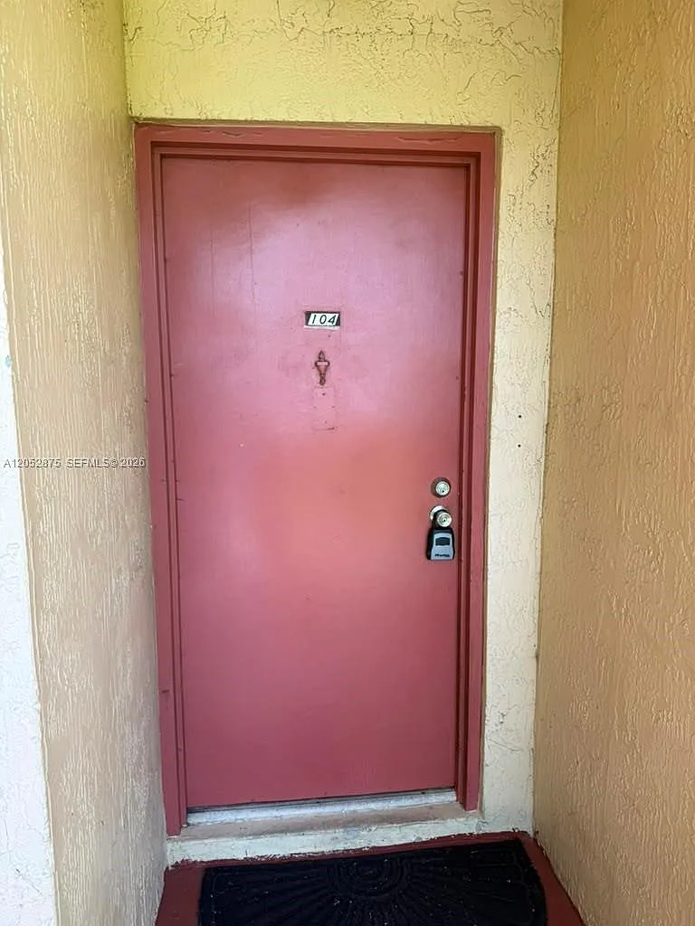 Miramar Club Condominium — Photo 2