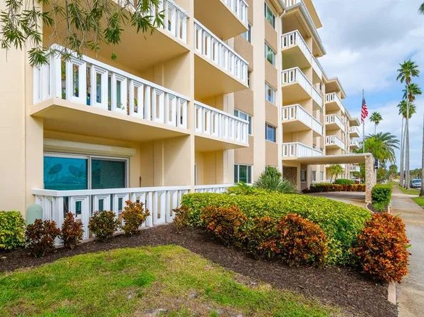 1200 N Shore Dr NE Unit 104, Saint Petersburg, FL 33701