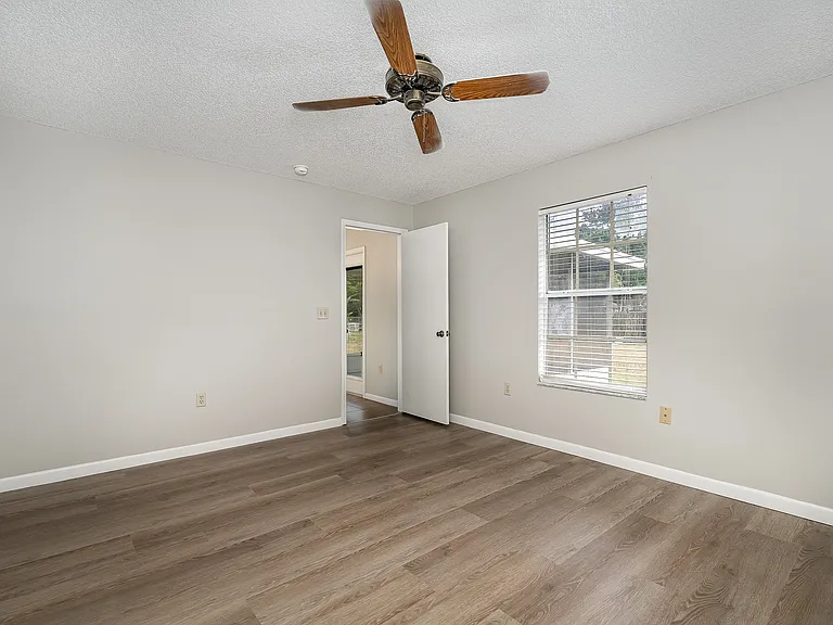 1112 Malone St NW — Photo 10