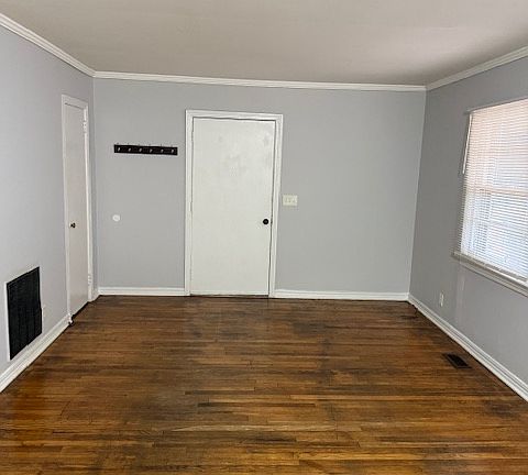 4th image of 310 Crosby Cir