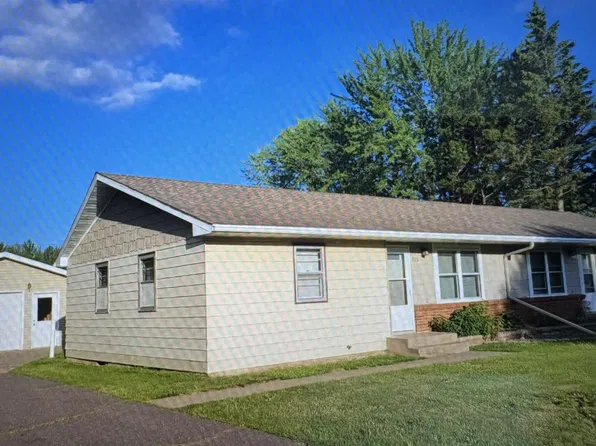 511 Barry Ave, Hinckley, MN 55037