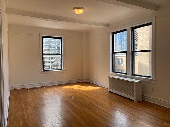 3rd image of 27 W 96th St APT 12E