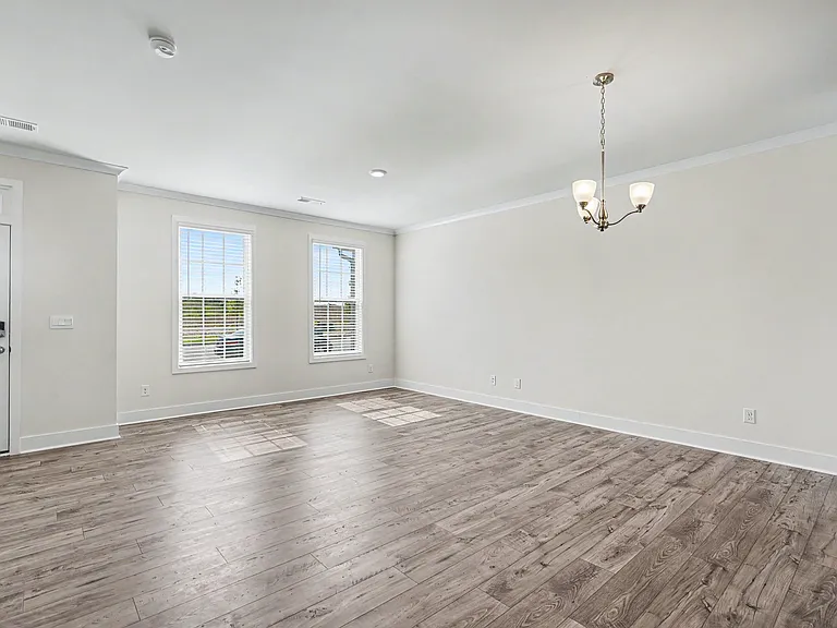 1022 Whistling Pl — Photo 2