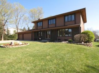 1221 Bliss Ln, Bloomington, MN 55431