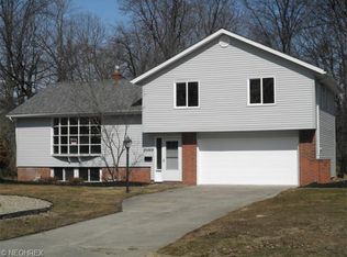 25889 Euclid Chagrin Pkwy, Richmond Heights, OH 44143