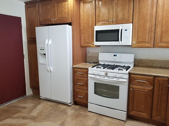 3rd image of 2412 Mohican Ln