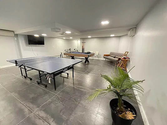 Rented by Tapiro Realty | media 17