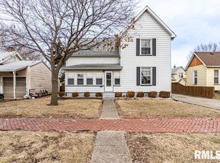 547 E Maple St, Canton, IL 61520