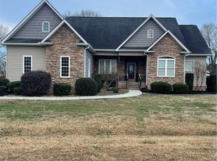 104 Plum Leaf Ln, Anderson, SC 29626