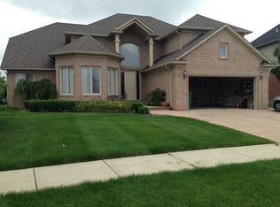 49147 Clinton Terrace Dr, Macomb, MI 48044