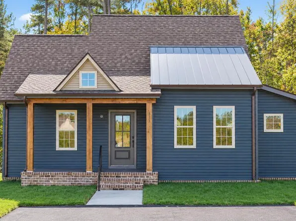 313 Zion Dr, Farmville, VA 23901
