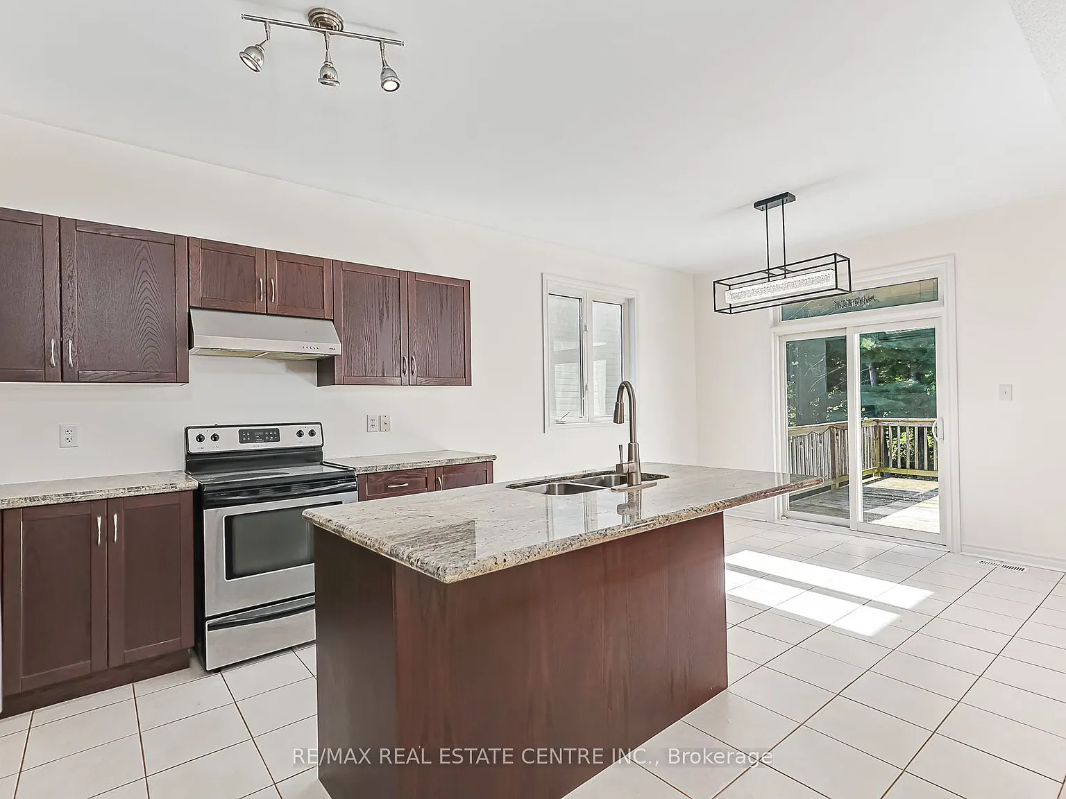 2 bed, $2,600 — Photo 2
